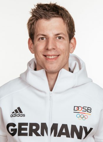 Daniel Schüler begleitete die Olympiamannschaft in Rio 2016 Daniel Sch¸ler bei der Einkleidung f¸r Rio 2016 in der Emmich-Cambrai-Kaserne Hannover, aufgenommen am 12.07.2016 | Verwendung weltweit