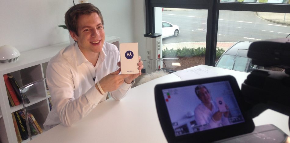 Daniel Schüler hat für 1&1 Smartphones getestet und präsentiert Daniel Schüler hat für 1&1 Smartphones getestet und präsentiert